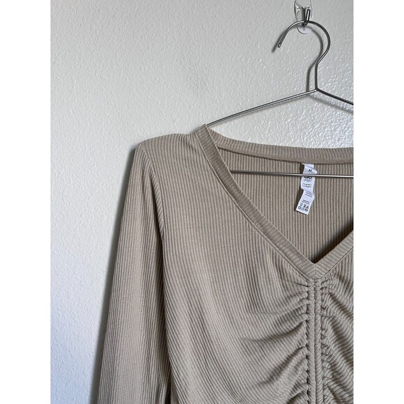 Alo Yoga Ribbed Cinch Ruched Crop Top in California Sand Size MEDIUM - Picture 2 of 6